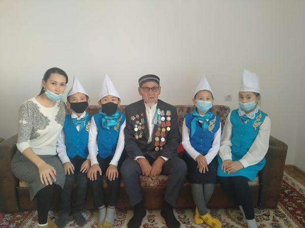 "Жас ұлан" ұйымы мүшелері "Ақылды бейсенбі" рубрикасы бойынша танымдық сағаты болды.